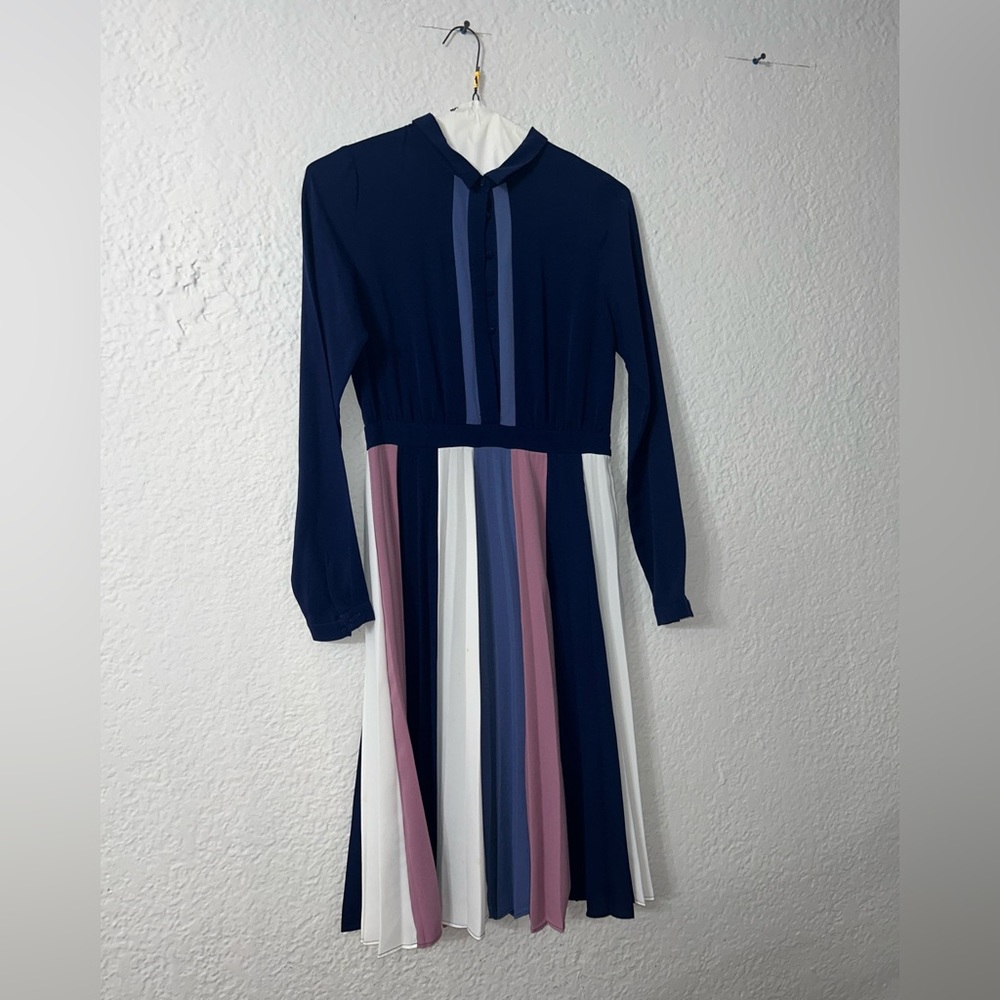 Collard midi pleated dress